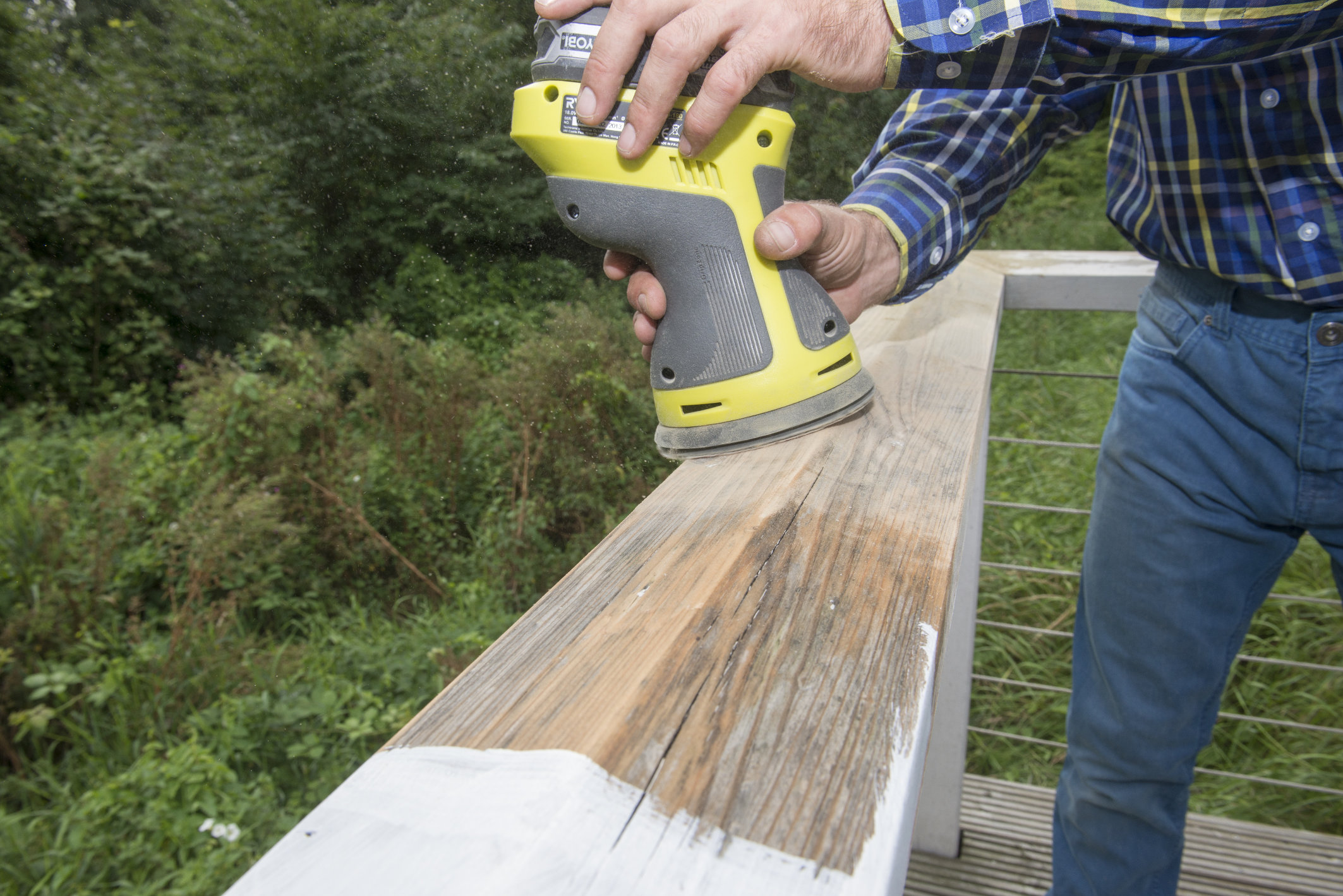 Holzgeländer abschleifen Holzgeländer abschleifen